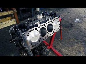 Toyota HILUX 3L Engine REBUILD (Timelapse)