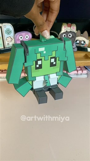 DIY Alien Miku! 👽💚🎤 #miku #papercraft #alien #craftideas #deskdecor #hatsunemiku