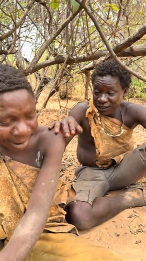 Hadzabe Tribe bushmen Dudukwe teach Chabba how to say United Kingdom 😅😅😍 | Hadzabe Tribe Adventure