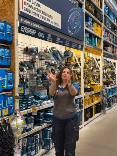 Kup więcej i oszczędzaj! 🔋 Przy zakupie jednego akumulatora Erbauer 5Ah, drugi kupisz za jedyne 50 zł! To świetna okazja, aby mieć zapasową baterię i pracować bez przerw. #erbauer #okazja #majsterkowanie #narzędzia #warsztat 💪