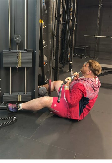 Uppers session with Robin DB bench – 3×10–12 Incline DB bench – 3×12–15 Chest-supported row hands at 45° – 3×10–12 (mid-back) Lat pulldown – 3×10–12 Superset: Tricep pushdown – 3×12–15 Incline curls – 3×12–15 Covered all bases – flat press, incline press, horizontal pull, vertical pull, then arms to finish