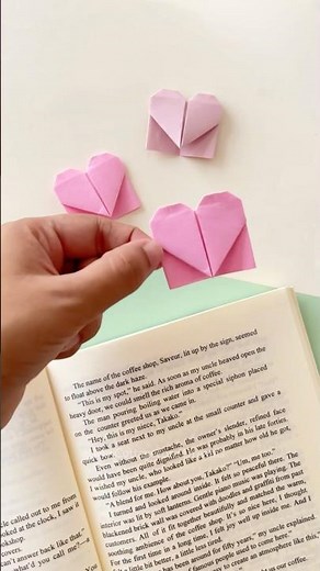 sticky note origami bookmarks | post it note craft | 1 minute craft | easy origami | origami heart
