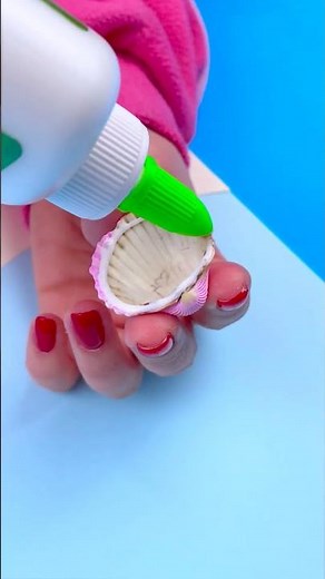 DIY Shell Flamingo! 🦩 Beautiful Beach Craft