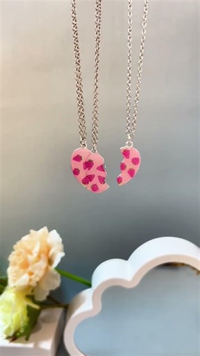 Best looking new jeans locket and chain