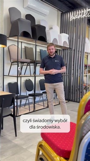 Universal design, customizable, and durable beech wood. Discover the Legend bentwood chair!