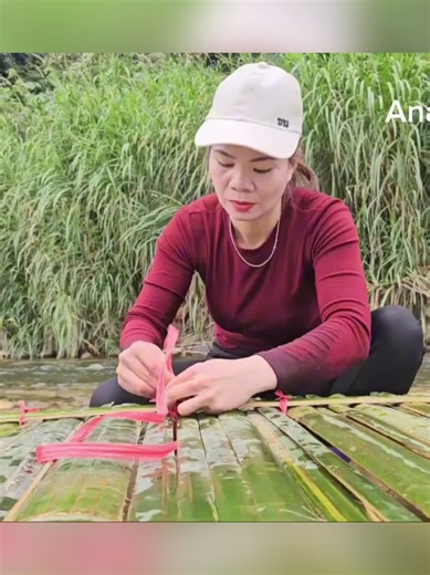 Innovative Bamboo Fish Trap Catches Abundant Fish