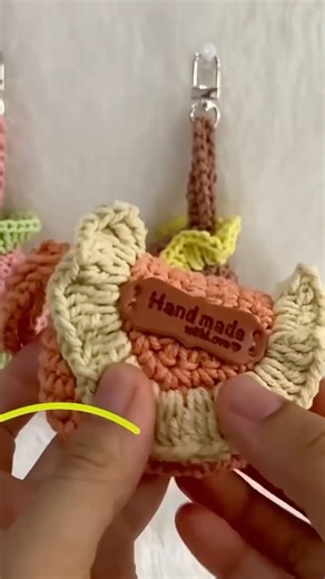 Super cute handmade tiny crochet headphone case #knitting #headphones #case #diycrafts #earpads