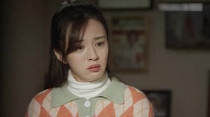 Her husband is hesitant about the scheming woman's invitation, the housewife finally explodes and leaves him! 丈夫面对心机女的邀约犹犹豫豫，主妇终于爆发离开他！ #幸福里的故事 #HappinessinSpring #中国电视剧 #ChineseDrama | 追番热血少年