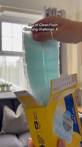 75K views · 700 reactions | Flash Duster Dust Magnet - Quick, easy and hygienic: trap & lock daily dirt and grime in an instant without getting down on your knees! | Flash Cleaner | Facebook