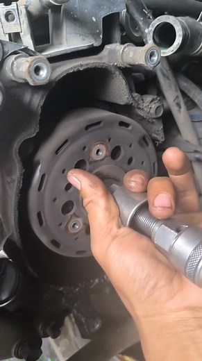 69K views · 148 reactions | Magneto puller plus compressor equals easy and fast.. | OAS Cycle Center | Facebook