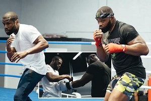 Mayweather helping UFC ace Woodley train for Paul fight with boxing sessions