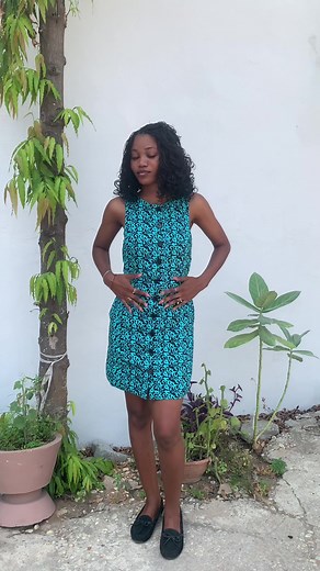 Robe droite en pagne chic pour dames en 2025