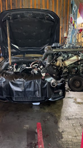 N57 525d Motors mums ir laukā liksim uz statīva un tad jau vērsim vaļā un skatīsimies kas tad mums tur iekšā ir. #bmw #bmwn57 #n57 #engine #engineoverhaul #timingchain #n57d30 #crankshaft #oilpump #euro6 #n57power