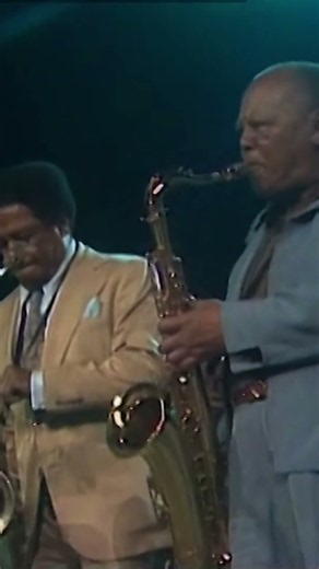 Illinois Jacquet, Dexter Gordon, Arnett Cobb, Buddy Tate & Budd Johnson Live • World of Jazz