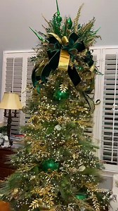 Here is the video of me decorating Donna’s tree. I hope y’all enjoy. Now remember I know this tree isn’t for everyone, and I’m FULLY aware of that. So if you don’t have nothing nice to say…keep it moving…🤷🏻‍♂️😂 | Designs by Jordan