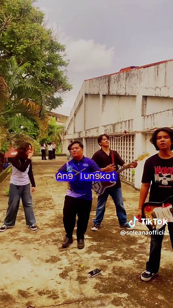 You are now hearing Track number 4: “Bangs” Ang kantang to ay para sa lahat ng hindi pantay ang bangs. The song’s lyrics portray the genuine adoration of someone’s unique little quirks and traits while the sound, with the multi track harmony is like it’s straight out of an indie romance movie scene where time slows down and everybody but that certain someone gets blurred out. Tag mo na tropa mong alt indie pormahan tas may bangs! @ “Bangs” Out on December 17, 2025. Along with 9 other tracks on o