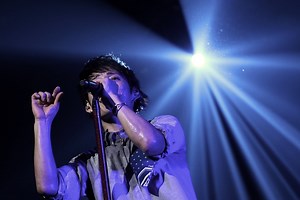 UVERworldがレア曲満載の最新映像作品から「Roots」のライブ映像公開 | SPICE - エンタメ特化型情報メディア スパイス