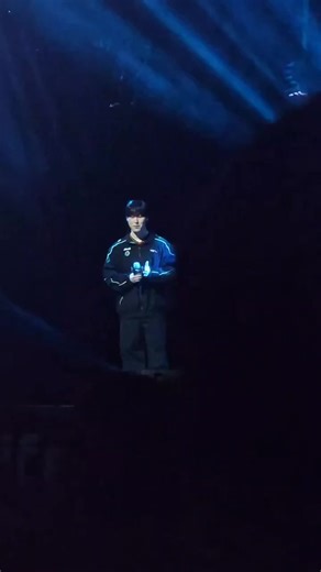 Bài hát mà Zeka biểu diễn ở Fan Fest là bài Hello Mr. My yesterday 🍂 Cre video: (X) Loezzang #Zeka #kimgeonwoo #HLE #fyp #foryou