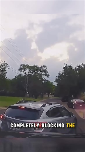 Reckless Driver Ignores Stop Sign #dashcam #usa #dashcamera #dashcamvideos #dashcams #roadsafety #crash #driving #driver #drivers #cars #car #foryou #fyp | HD CAM 99