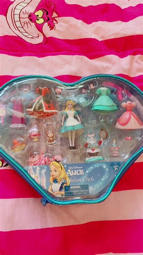 Discover the Alice Fashion Set from Disney Parks