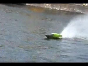 Amazing Rc Twin Engine Powerboat Sound !