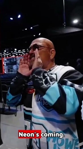 Howie Mandel Hypes Up Neon on the Red Carpet!