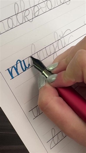 I wanted to try the @memoriesbymeyers bouncy cursive practice sheets with a different nib style. The ink spread a bit more than usual, but this is just on regular printer paper. What do you think? Pen: Monteverde Ritma Stub Nib