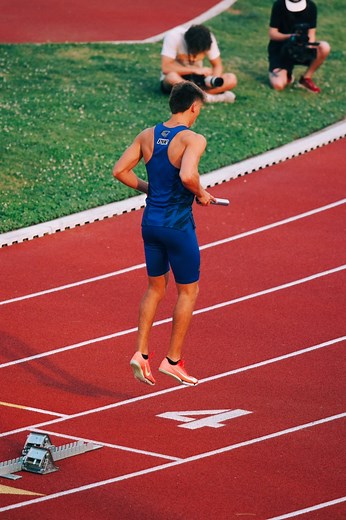 Get the BATON around the TRACK! Embry-Riddle wins the men’s 4x100m at the Terry Long FSU Relays in 40.83 🥇 | RunnnSphere