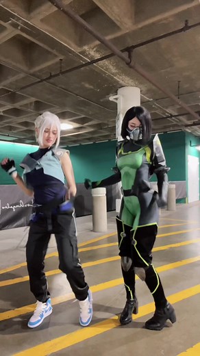 Valorant Jett and Viper Cosplay Showcase