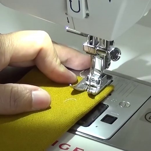 Ae PooiM on Instagram: "DIY Round Mini Shoulder Bag - Bag tutorial. Learn more: Watch full video version with measurement detail on my youtube channel Youtube : Ae PooiM #sewingproject #sewingbag #fabricbag #canvasbag #bagtutorial #shoulderbag #diybag"