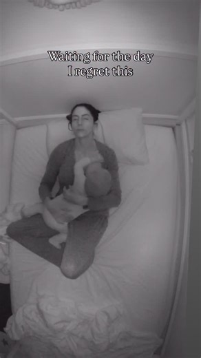 Cosleeping with my babies has not always been the easiest choice, but keeping them close and meeting their needs while I sleep, is not something I will ever regret. If you are new to cosleeping, comment SAFECK to download @happycosleeper’s free Starter Checklist ⬇️ | Happy Cosleeper