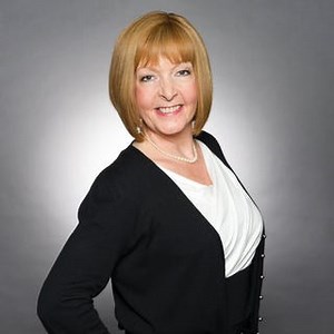 Emmerdale: Val prepares to dump Ian