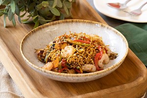 Receta de fideos chinos, un clásico de la cocina asiática que admite mil versiones