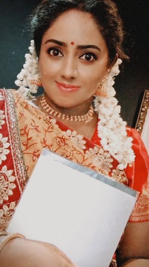 Chitra❤ on Instagram: "Megha Mala😃Requested scene but with different costume😉#ninnepremistha #nagarjuna #soundaryaakka #chitrajii2"