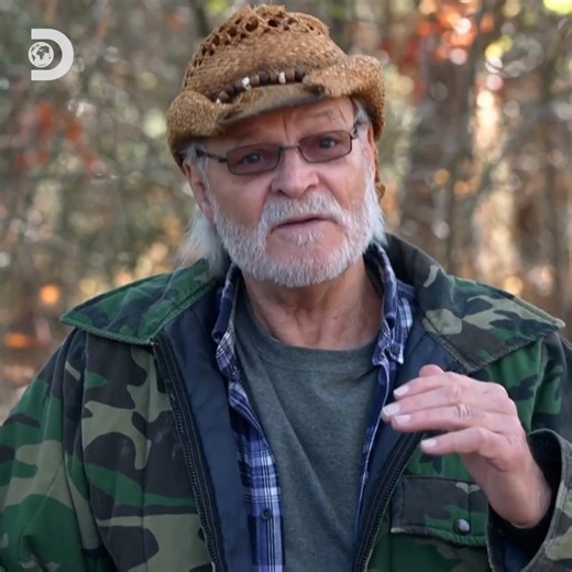 A fake arrest = a real test! 🚨🥃 #Moonshiners | Discovery Channel UK