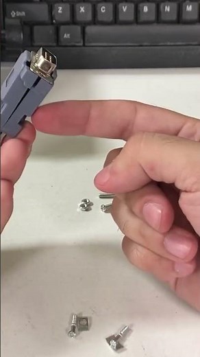 Assemble a DB9 connector with Me