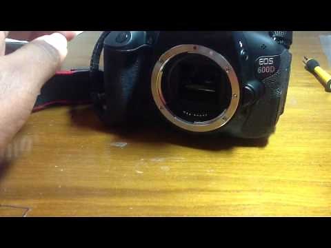 How to remove lens from a DSLR camera - the easy way