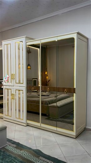 25K views · 97 reactions | Modèle : Royale-25 Armoire : 10 portes ouvrantes 2m60 Lit : 1m60 / 1m90 249000 da Livraison et montage ✅ Matelas ✅. Sommier coffret ✅ Poufe coffret ✅ Chaise ✅ | DZ Meubles | Facebook