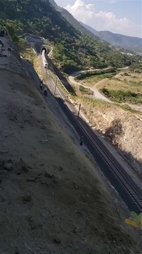 JUST IN: Tanzania has officially integrated the Port of Dar es Salaam with the Standard Gauge Railway (SGR) network, directly linking the port to the inland logistics hubs of Nala Dry Port in Dodoma and Kwala Dry Port in the Coast Region. The new connection is expected to accelerate cargo movement by up to 80% compared to transit timelines currently experienced across competing regional trade corridors.The country’s long-term logistics strategy aims to position Dar es Salaam as the fastest and m