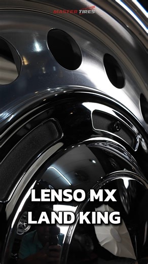 👑 Master Tires พาชมล้อใหม่ LENSO MX LANDKING ทรงลุงที่วัยรุ่นต้องจัด🚀 ใครชอบแนว Retro ต้องหยุดดูคลิปนี้ ส่องตัวจริงกับล้อดีไซน์ "ทรงลุง" ที่เรียบ เท่ และไม่มีวันตกยุค ⏳✨ LENSO MX LANDKING SIZE 17"x8.5" | PCD 6x139.7 | ET 27 . รับประกันล้อ LENSO MX OFFROAD WHEEL 🛠️รับประกันเฉพาะด้านโครงสร้างของล้อ 10 ปี เช่น ร้าวตามร่องก้าน ร่องน็อต รั่วซึม รั่วตามด 🛠️รับประกันสีของล้อ ลงทะเบียน รับประกัน 2 ปี จากการใช้งานปกติ เช่น สีล้อลอก แลกเกอร์ร่อน #LensoWheel #LANDKING #ล้อทรงลุง #RetroStyle #LiteTechPl