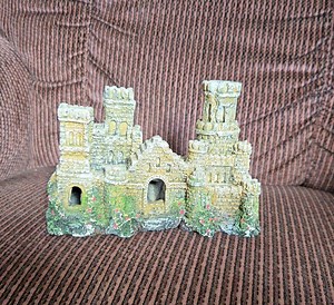 Vintage Aquarium Castle Ruins - 8 in Long 5.5 Tall Rustic Kings Castle - Fish Tank Decoration - Etsy