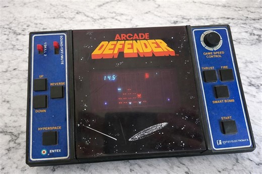 Rare 1982 ENTEX DEFENDER Handheld Electronic Game Vintage Plays Very Well