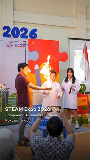 Sampoerna Academy on Instagram: "Big ideas can start from little minds! Our students at Surabaya Pakuwon Indah campus filled the STEAM Expo 2026 with joy, curiosity, and creativity as they proudly showcased their amazing projects. From colorful experiments to imaginative creations, each presentation reflected their confidence, teamwork, and love for learning. Seeing our young learners explain their projects during STEAM Expo so bravely and enthusiastically reminds us that innovation truly has no