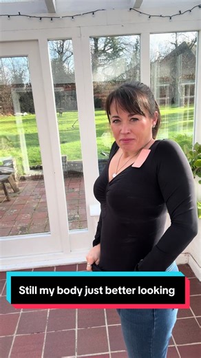 shaping bodysuit designed to smooth and shape the body while staying comfortable. This sculpting bodysuit helps hold in the tummy, smooth the waist and create a flattering silhouette without feeling tight or restrictive. Ideal for everyday wear and layering under outfits when you want to feel more confident and put together #bodysuit #shapewear #smoothingbodysuit #bodyconfidence #everydayoutfit