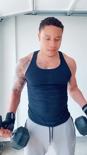 Rotimi (@rotimi)’s videos with In My Bed - Rotimi
