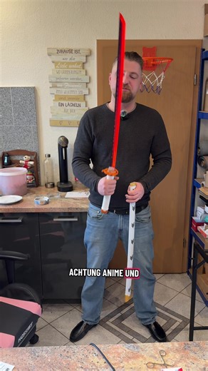 Wenn du Anime liebst, kennst du das Gefühl: Ein Katana gehört einfach dazu. Dieses hier leuchtet komplett und macht Cosplay oder Deko direkt viel cooler.#katana #animekatana #cosplay #animefans #tiktokmademebuyit