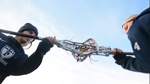 What is a “draw” in women’s lacrosse? Learn what it is, how it works, and some useful strategies from two members of the Penn women’s lacrosse team. | The Daily Pennsylvanian