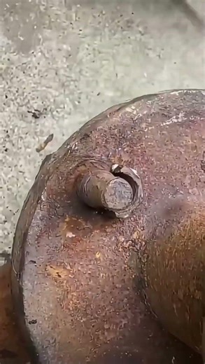 Cómo abrir pernos oxidados o dañados #shortvideo