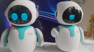 Eilik机器人双机跳舞与游戏演示