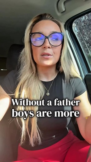 1 in 4 kids in America grows up without a father that’s 18 million children.Eighteen million missing dads. Eighteen million broken homes.📉 85% of kids in prison — no dad.💀 63% of teen suicides — no dad.🚨 90% of runaway and homeless kids — no dad.👊 Boys without fathers are 279% more likely to join gangs.💔 Girls without fathers are 8x more likely to get pregnant as teens.This isn’t about blaming single mothers it’s about facing reality.A father provides structure, discipline, protection, and 